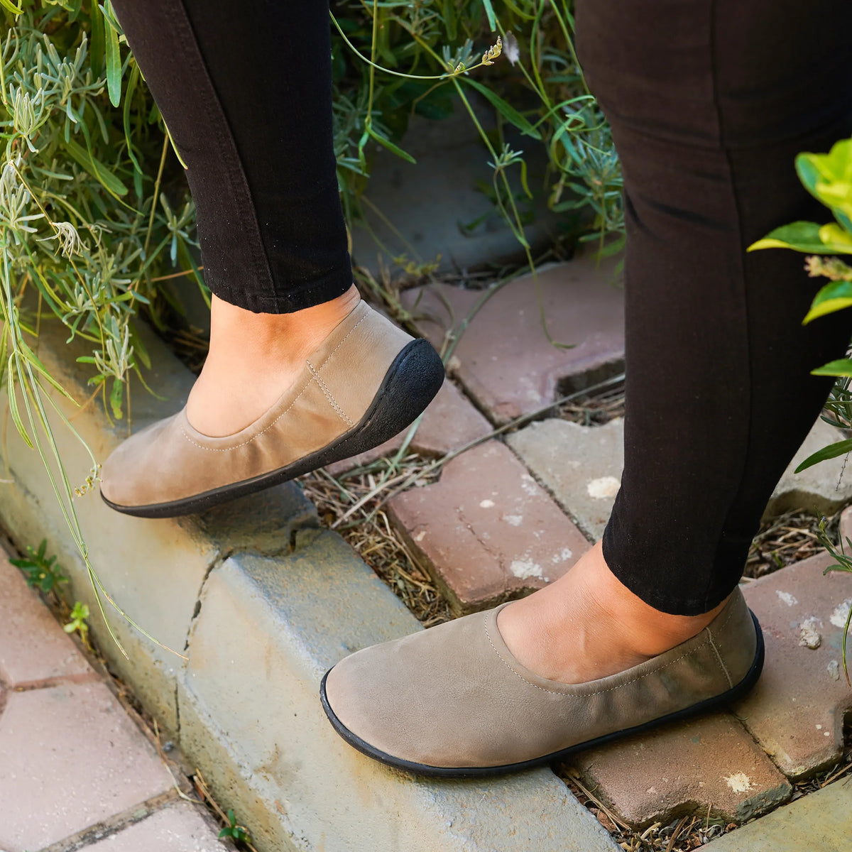 Nubuck Barefoot Ballet Shoes – 6 mm Rubber Sole – Smoked