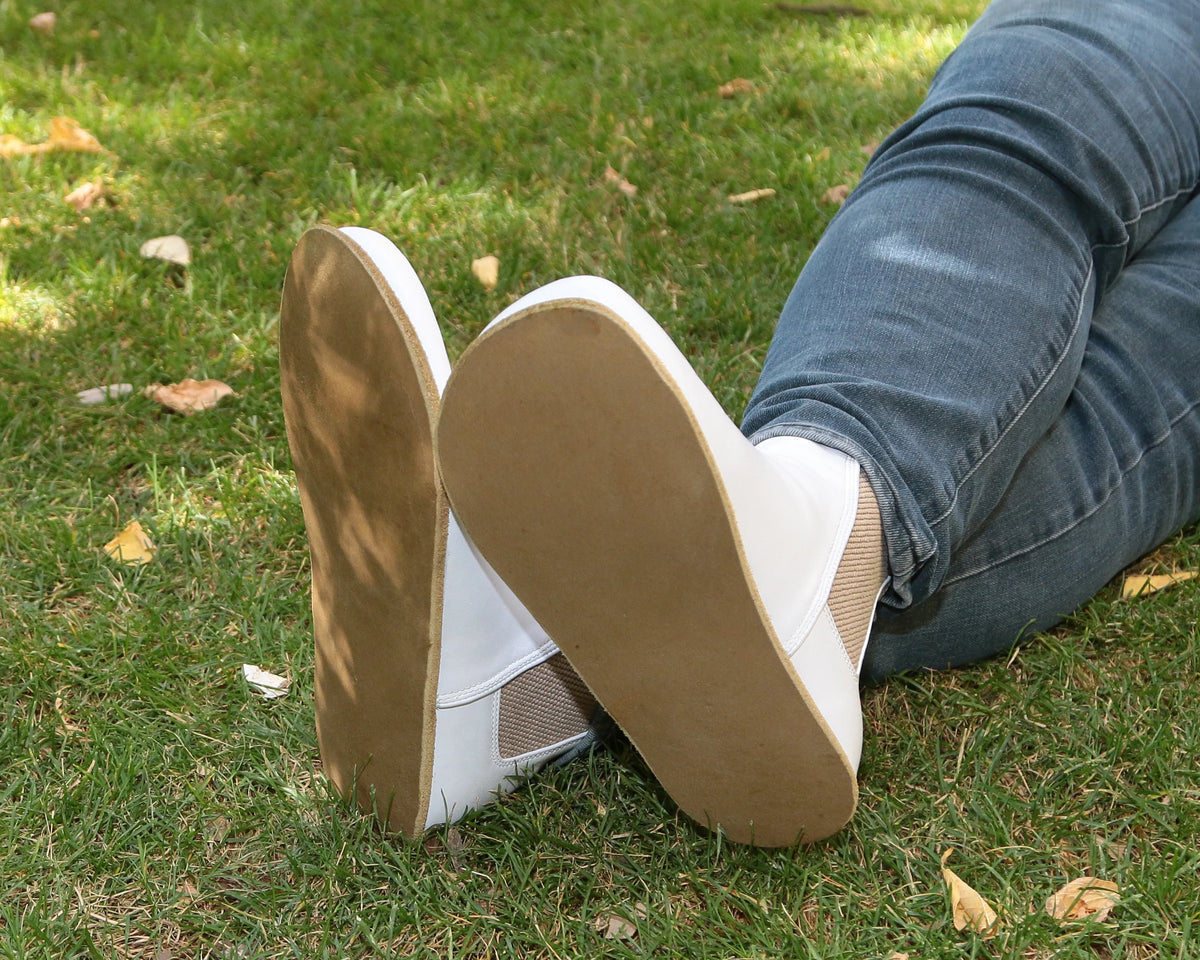 Smooth Barefoot Chelsea Boots Shoes – Classic Sole — Leather Sole – White