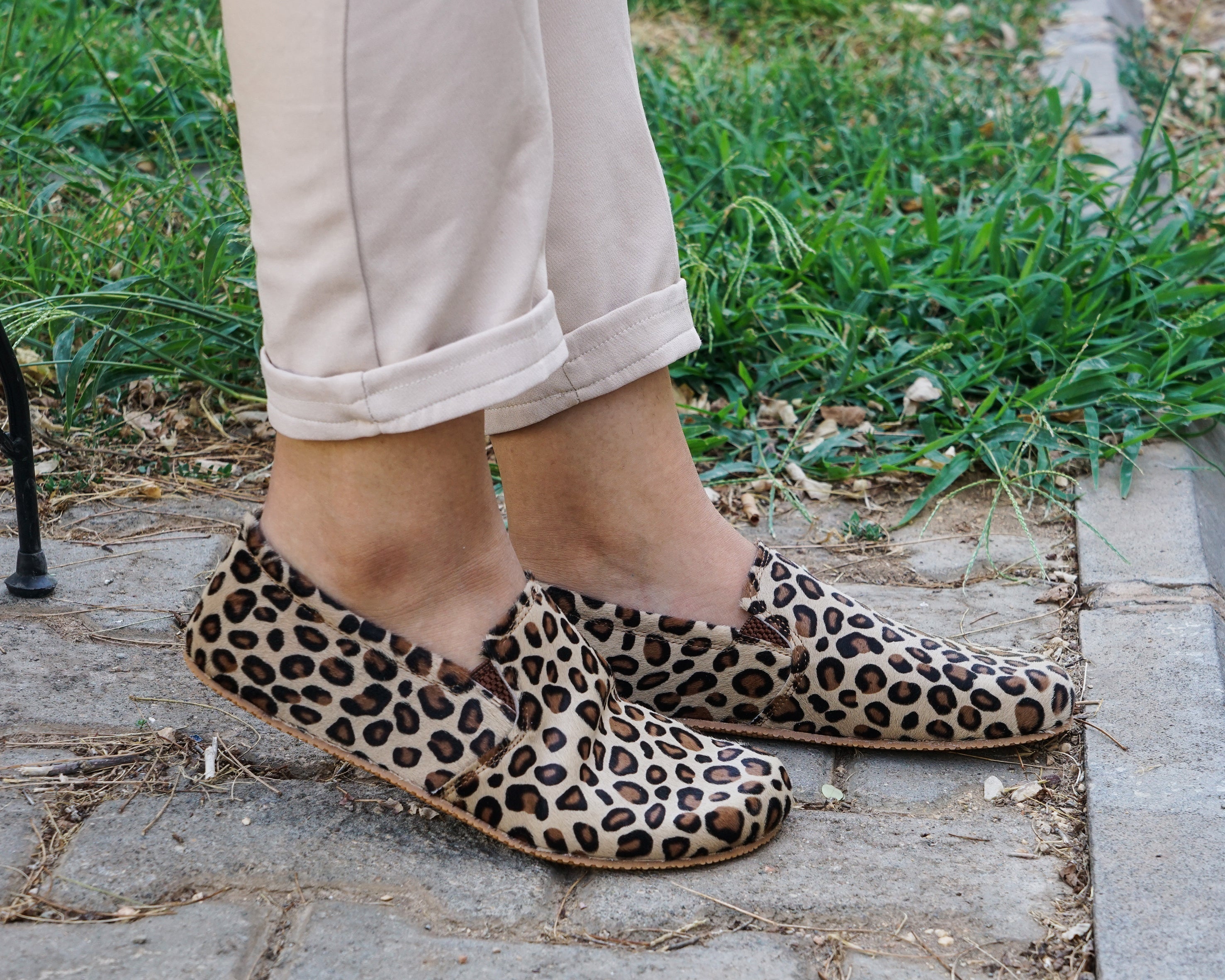 Leopard Slip-On Wide Barefoot Shoes Smooth Leather Handmade 4mm Rubber Outsole 