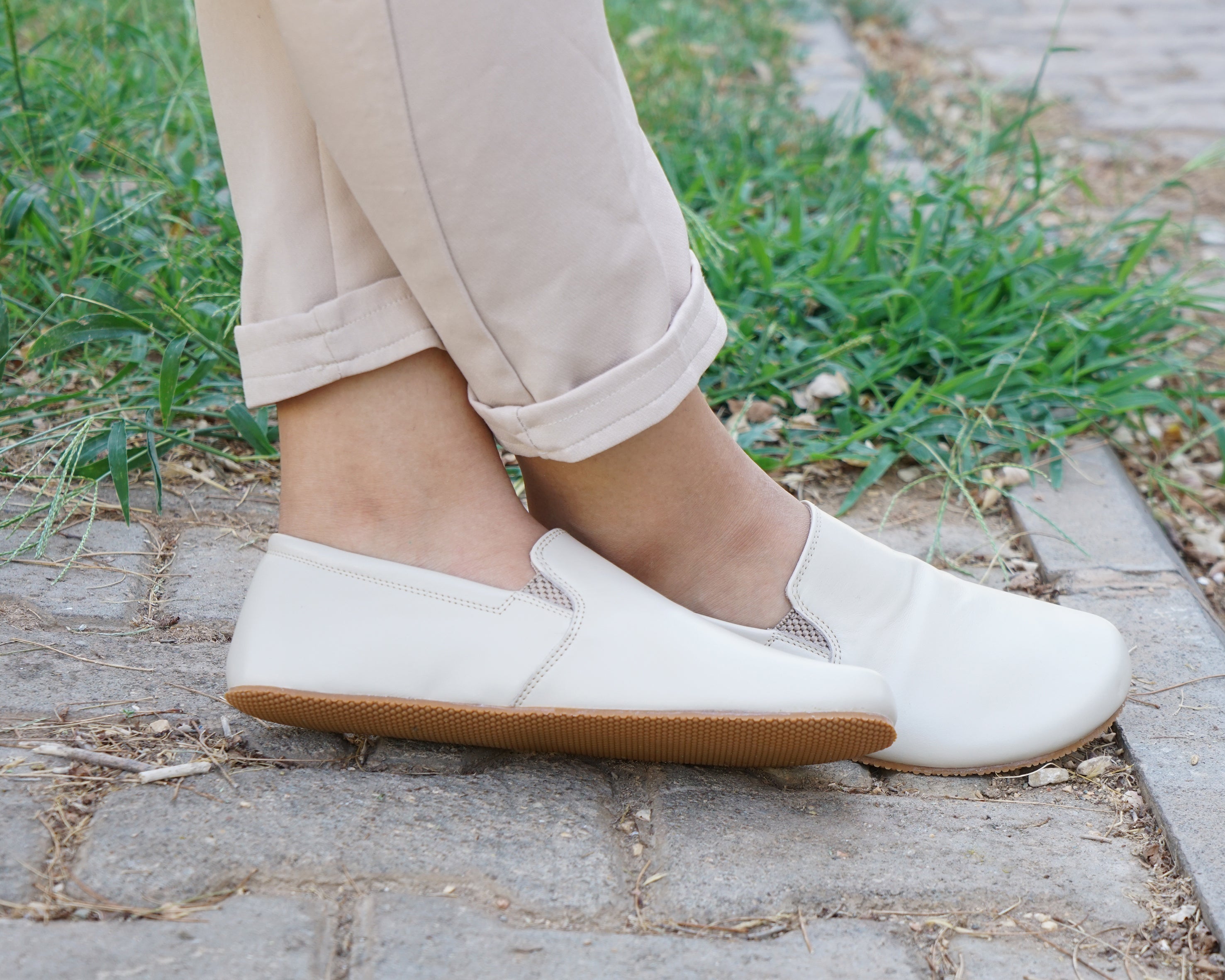 Cream Slip-On Wide Barefoot Shoes Smooth Leather Handmade 4mm Rubber Outsole 