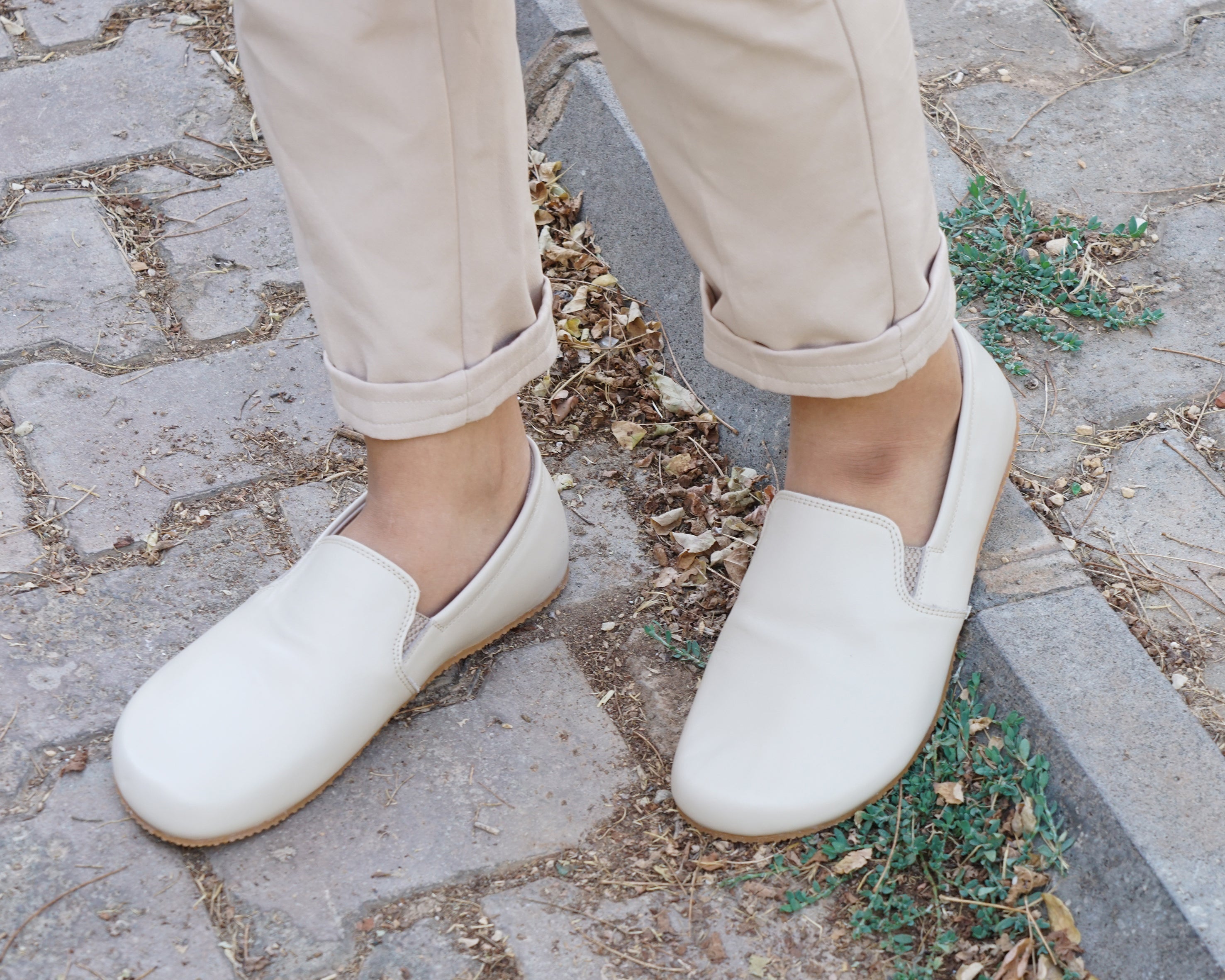 Cream Slip-On Wide Barefoot Shoes Smooth Leather Handmade 4mm Rubber Outsole 