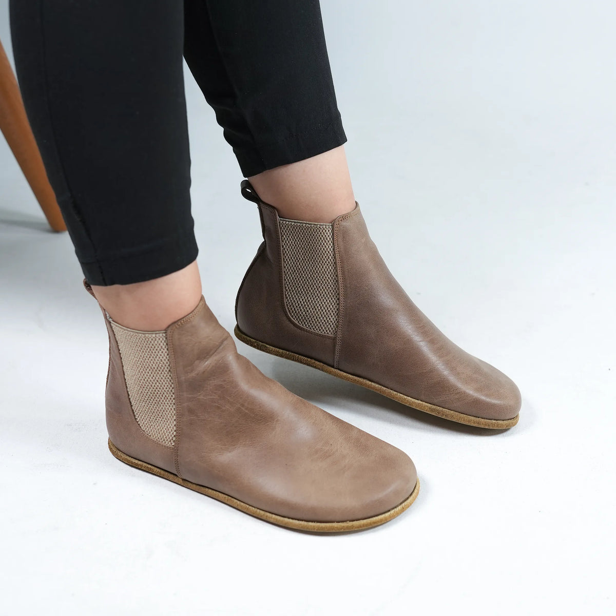 Crazy Barefoot Chelsea Boots Shoes – Classic Sole — Leather Sole – Beige Bizon