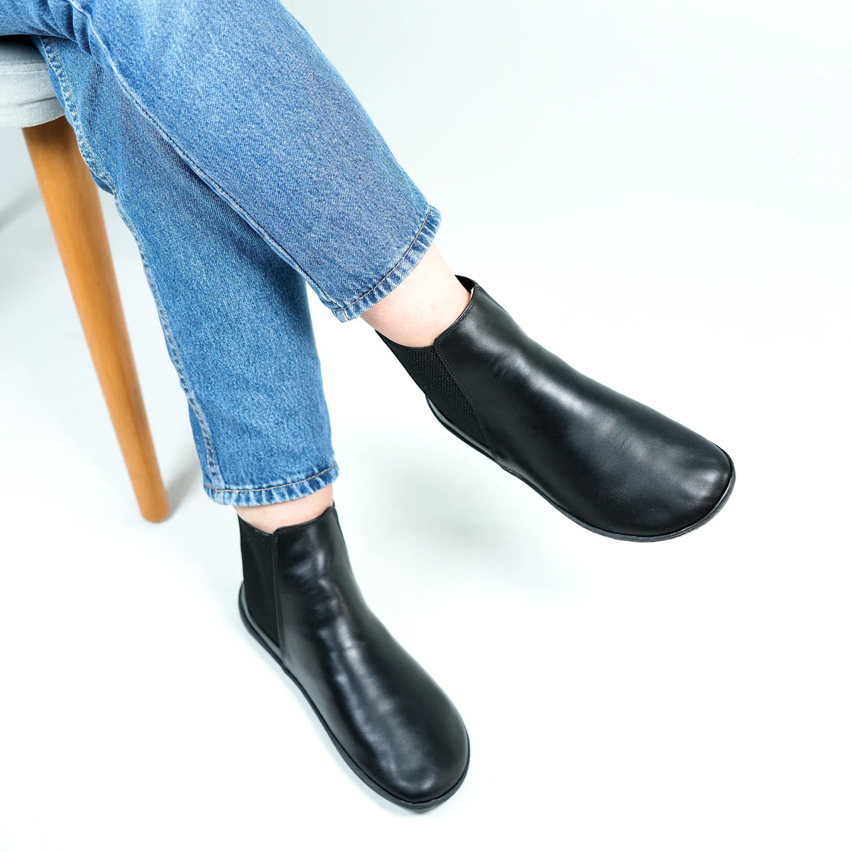 Smooth Barefoot Chelsea Boots Shoes – 6mm Rubber Sole – Black