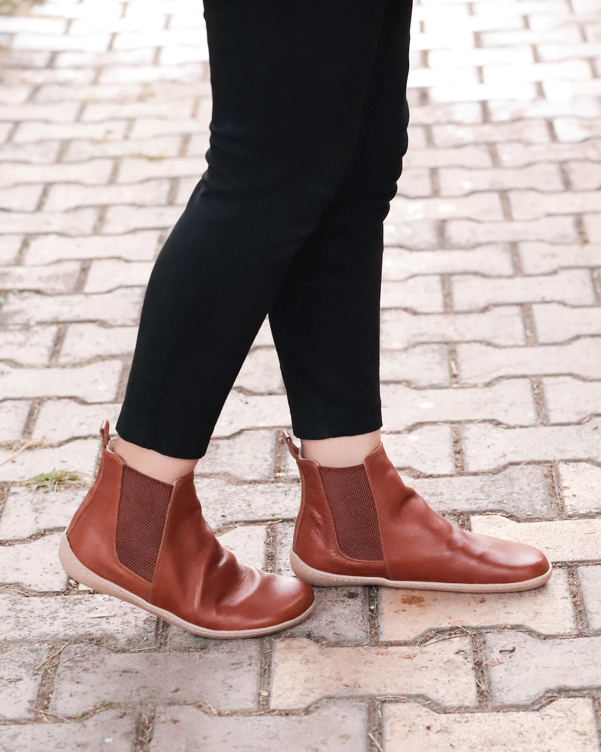 Smooth Barefoot Chelsea Boots Shoes – 6mm Rubber Sole – Brown