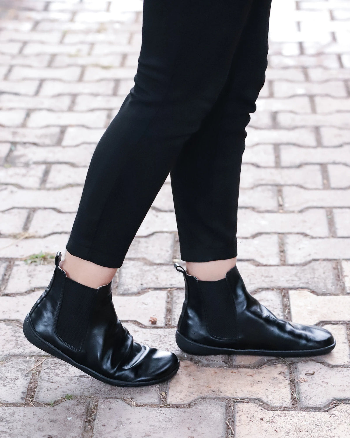 Smooth Barefoot Chelsea Boots Shoes – 6mm Rubber Sole – Black