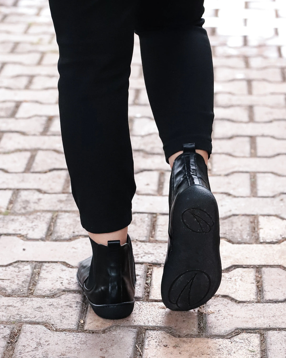 Smooth Barefoot Chelsea Boots Shoes – 6mm Rubber Sole – Black