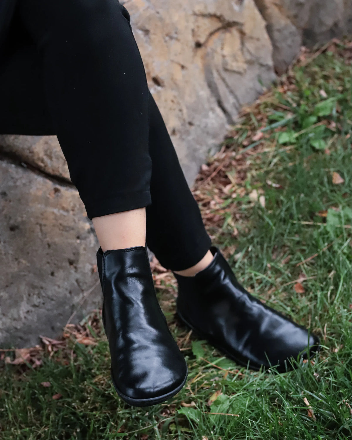 Smooth Barefoot Chelsea Boots Shoes – 6mm Rubber Sole – Black