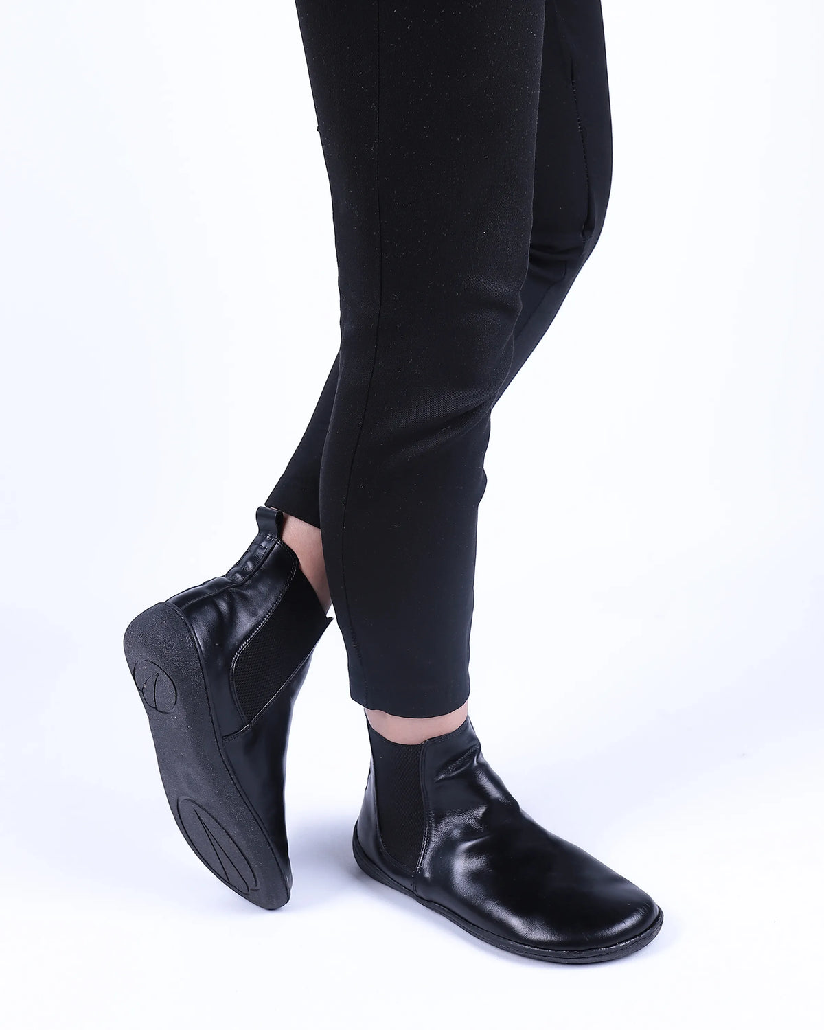 Smooth Barefoot Chelsea Boots Shoes – 6mm Rubber Sole – Black